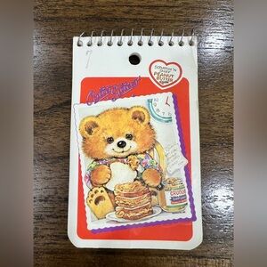 VTG Scratch N Sniff Critter Sitters Memo Book Mead Peanut Butter Sandwich Bear